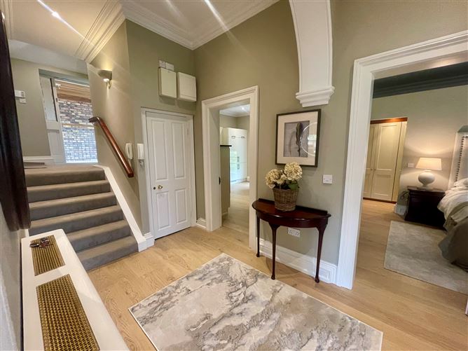 https://photos-a.propertyimages.ie/media/0/0/2/4935200/0f50c6d6-3f12-4776-a4bf-a7183e9b3d42_l.jpeg
