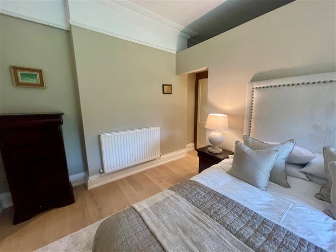 https://photos-a.propertyimages.ie/media/0/0/2/4935200/0f50c6d6-3f12-4776-a4bf-a7183e9b3d42_l.jpeg