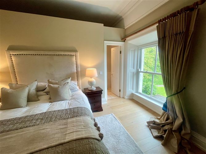 https://photos-a.propertyimages.ie/media/0/0/2/4935200/0f50c6d6-3f12-4776-a4bf-a7183e9b3d42_l.jpeg
