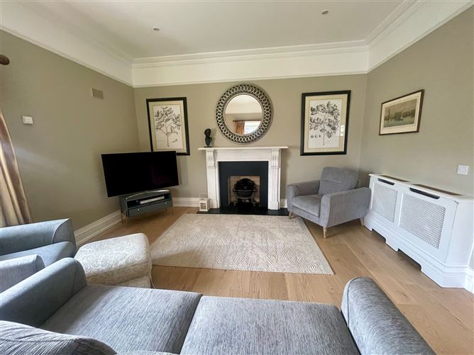 https://photos-a.propertyimages.ie/media/0/0/2/4935200/0f50c6d6-3f12-4776-a4bf-a7183e9b3d42_l.jpeg