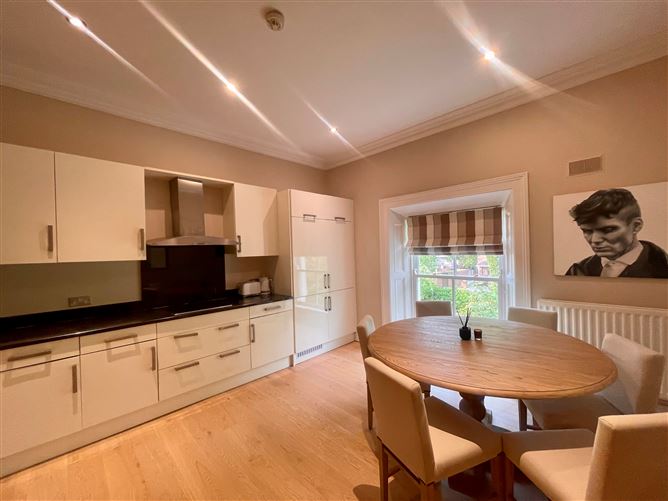 https://photos-a.propertyimages.ie/media/0/0/2/4935200/0f50c6d6-3f12-4776-a4bf-a7183e9b3d42_l.jpeg