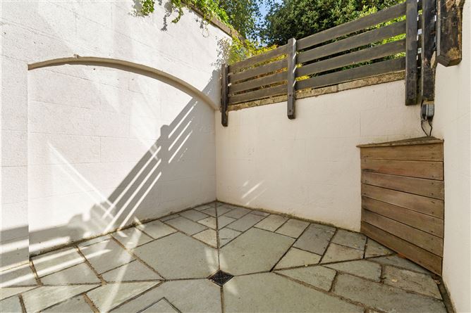 5 De Vesci Terrace, Monkstown, Co. Dublin