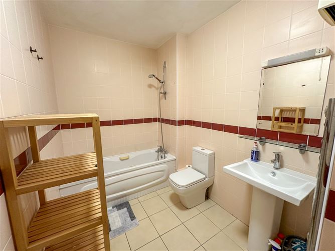 113 Boireann Bheag, Roscam, Galway