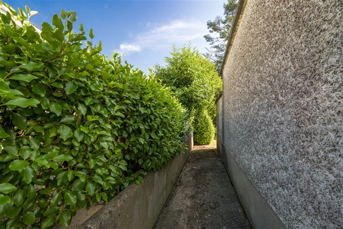 11 Rathcoole Park, Rathcoole, Co. Dublin