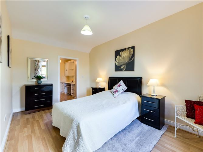 Honeysuckle Cottage, Ballinahinch, Golden, Co. Tipperary