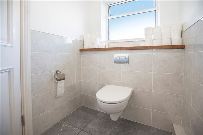 6 St Jamess Terrace , Malahide, Dublin