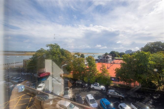 6 St Jamess Terrace , Malahide, Dublin