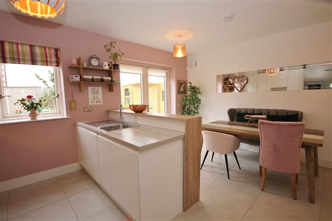 23 Shackleton Crescent, Lucan, Co. Dublin