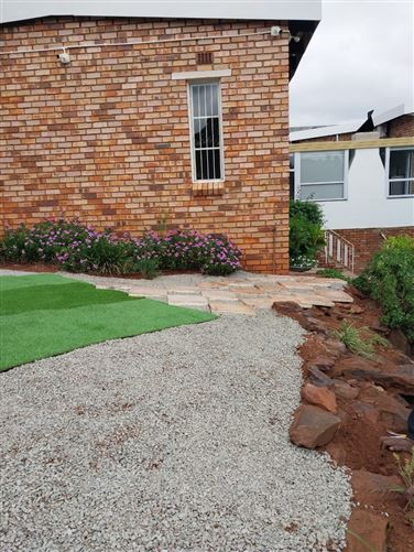 Private, Spantou St, Roodekrans, Gauteng