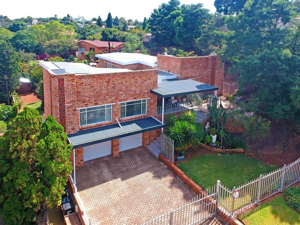 Private, Spantou St, Roodekrans, Gauteng