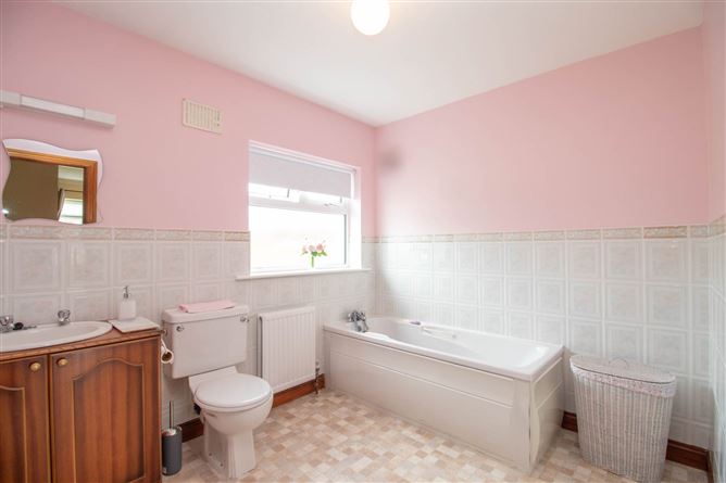 Oldcastle Road, Ballyjamesduff, County Cavan