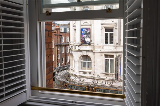 The Chorus Line,London,Greater London,United Kingdom