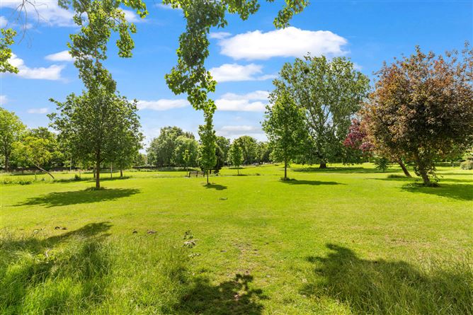 https://photos-a.propertyimages.ie/media/0/0/5/5006500/0ee2807e-9906-4d2d-a0d2-7d88bf39bbc1_l.jpeg