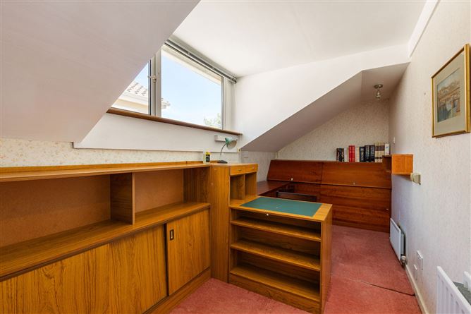 https://photos-a.propertyimages.ie/media/0/0/5/5006500/0ee2807e-9906-4d2d-a0d2-7d88bf39bbc1_l.jpeg