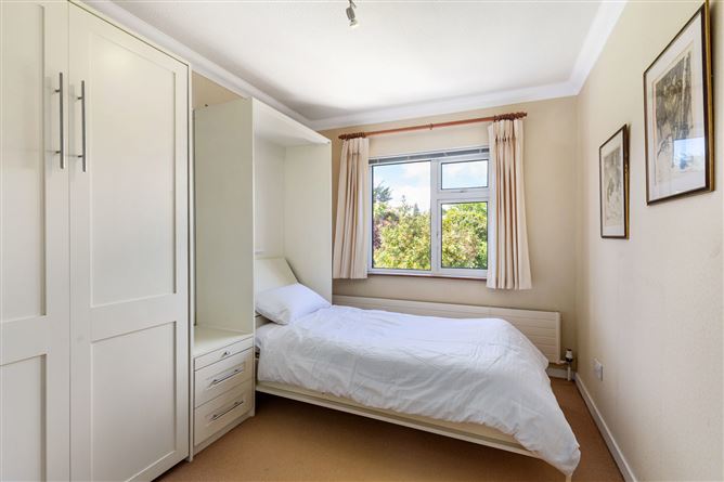 https://photos-a.propertyimages.ie/media/0/0/5/5006500/0ee2807e-9906-4d2d-a0d2-7d88bf39bbc1_l.jpeg