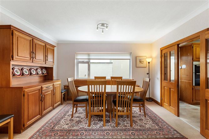 https://photos-a.propertyimages.ie/media/0/0/5/5006500/0ee2807e-9906-4d2d-a0d2-7d88bf39bbc1_l.jpeg