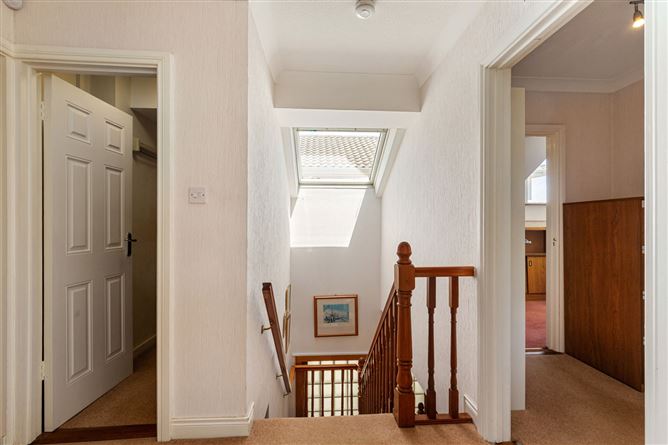 https://photos-a.propertyimages.ie/media/0/0/5/5006500/0ee2807e-9906-4d2d-a0d2-7d88bf39bbc1_l.jpeg