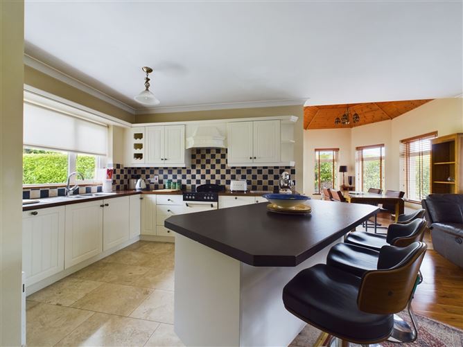 3 Lakeside, Old Crobally Road, Tramore, Co. Waterford