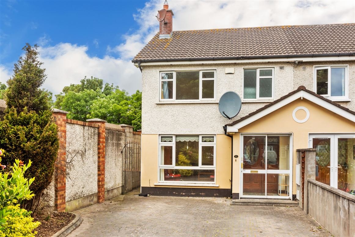 21 Hillcrest Court, Lucan, Co. Dublin Sherry FitzGerald Lucan