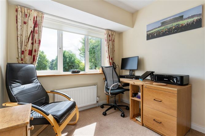 12 College Park Close, Dundrum, Dublin 16