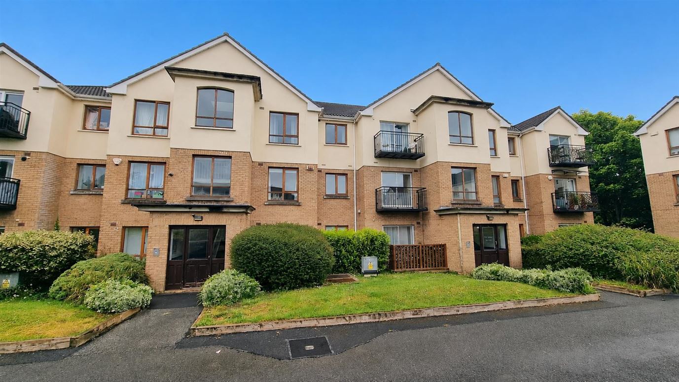 39 The Square, Larch Hill, Santry, Dublin 9