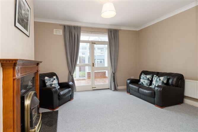 63 Brookfield Green, Kimmage, Dublin 12