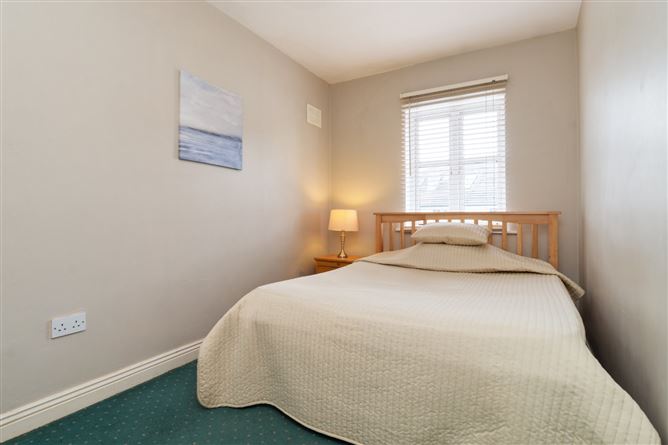 63 Brookfield Green, Kimmage, Dublin 12