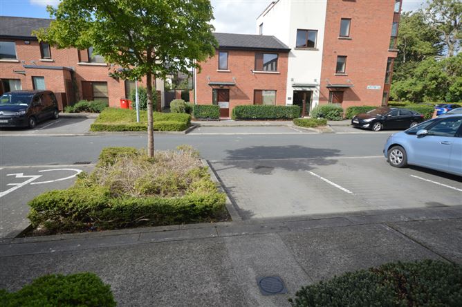12 Castlegate Drive, Lucan, Dublin