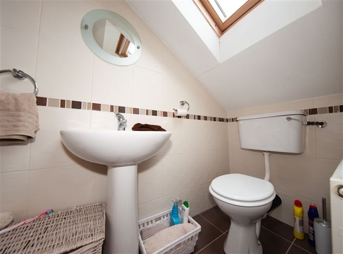 2 Meadow Downs, Hartstown, Dublin