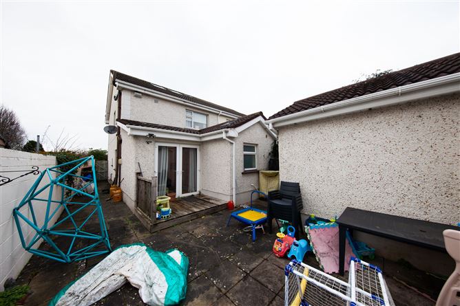 2 Meadow Downs, Hartstown, Dublin