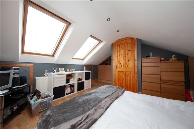 2 Meadow Downs, Hartstown, Dublin