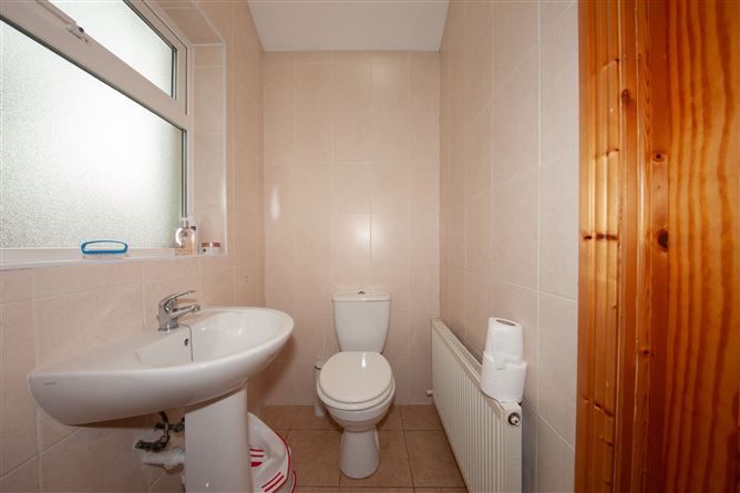 2 Meadow Downs, Hartstown, Dublin