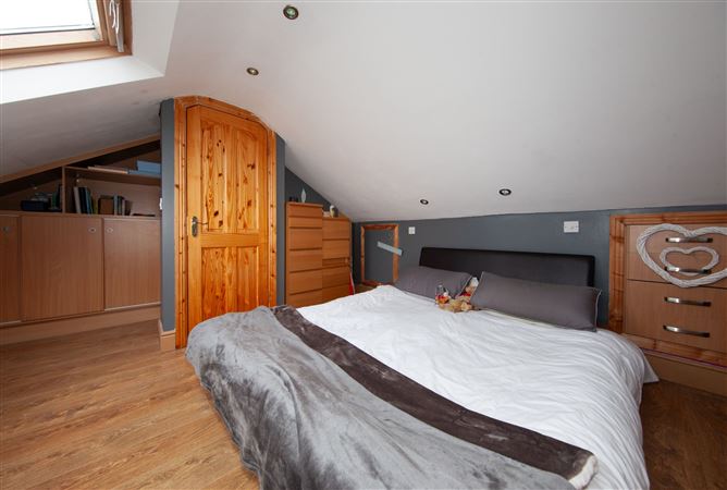 2 Meadow Downs, Hartstown, Dublin