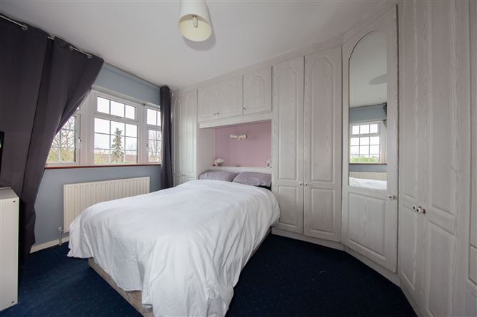 2 Meadow Downs, Hartstown, Dublin