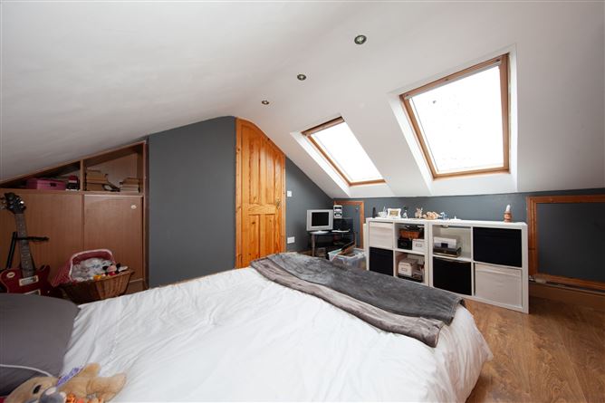 2 Meadow Downs, Hartstown, Dublin