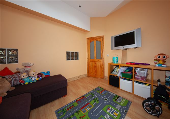 2 Meadow Downs, Hartstown, Dublin