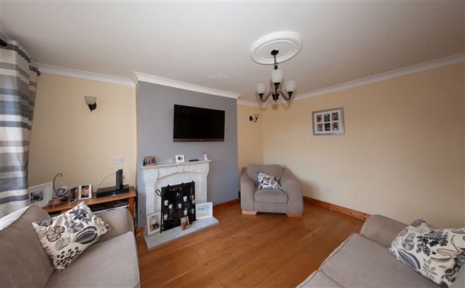 2 Meadow Downs, Hartstown, Dublin