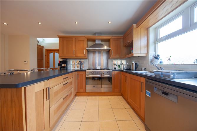 2 Meadow Downs, Hartstown, Dublin