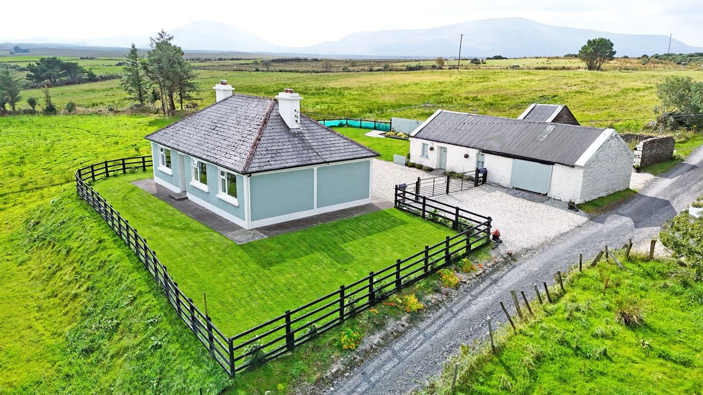 Misty Mountain Cottage, Derra Lower, Bellacorick,, Ballina, Mayo