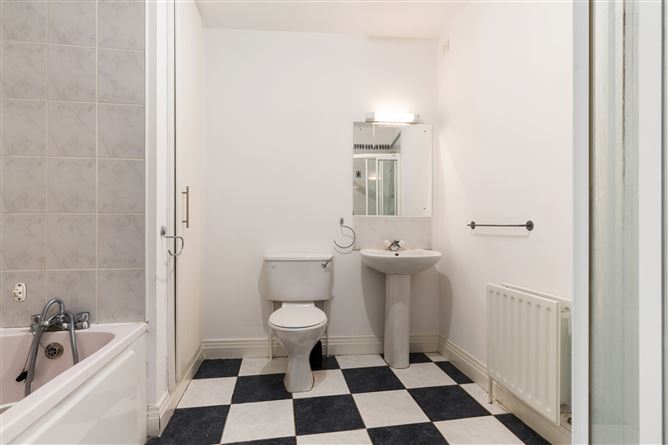 17 Hampton Square, Navan Road, Dublin 7