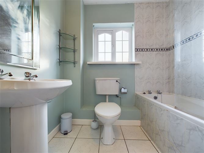 1 Lissadell Avenue, Powerscourt, Waterford