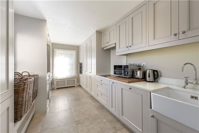 https://photos-a.propertyimages.ie/media/0/0/8/4909800/dd7682c8-db90-4ea5-a502-09ab5af44543_l.jpg