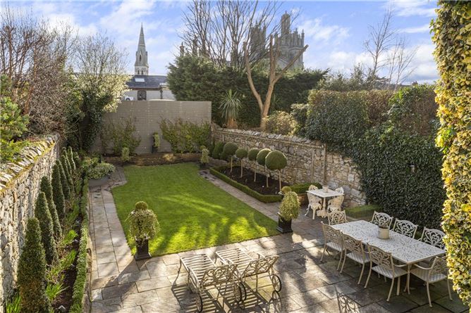 https://photos-a.propertyimages.ie/media/0/0/8/4909800/dd7682c8-db90-4ea5-a502-09ab5af44543_l.jpg