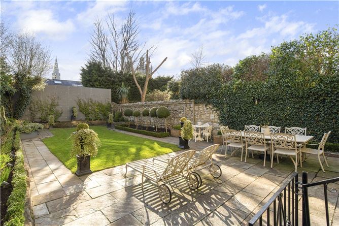 https://photos-a.propertyimages.ie/media/0/0/8/4909800/dd7682c8-db90-4ea5-a502-09ab5af44543_l.jpg