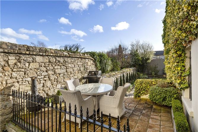 https://photos-a.propertyimages.ie/media/0/0/8/4909800/dd7682c8-db90-4ea5-a502-09ab5af44543_l.jpg