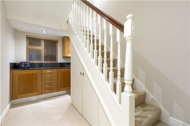 https://photos-a.propertyimages.ie/media/0/0/8/4909800/dd7682c8-db90-4ea5-a502-09ab5af44543_l.jpg