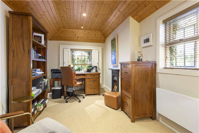 https://photos-a.propertyimages.ie/media/0/0/8/4909800/dd7682c8-db90-4ea5-a502-09ab5af44543_l.jpg
