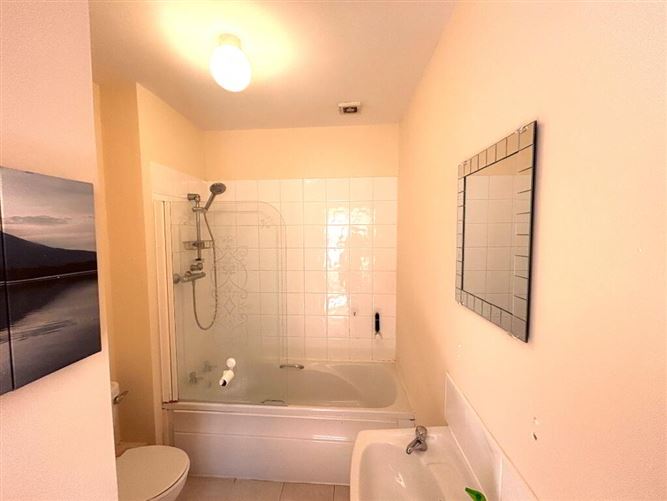 102 Block C, An Tsean Mhargadh, Greenlanes, Drogheda, Louth