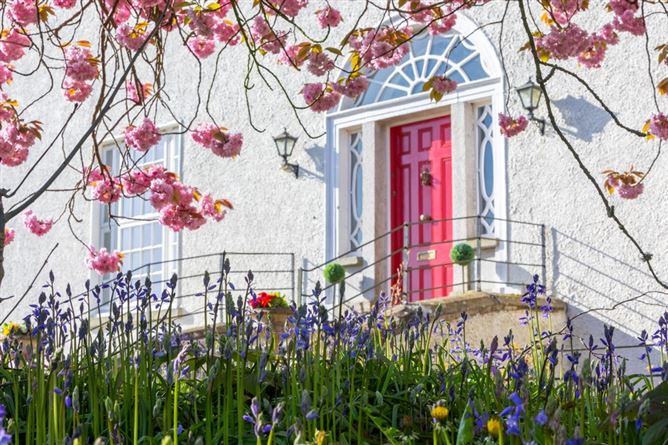 Eadestown House, Eadestown, Naas, Co. Kildare. 