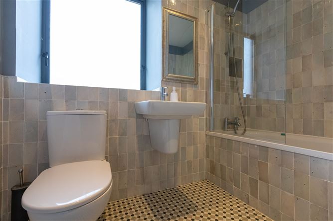 22 East Courtyard, Tullyvale, Cabinteely, Dublin 18, Cherrywood, County Dublin